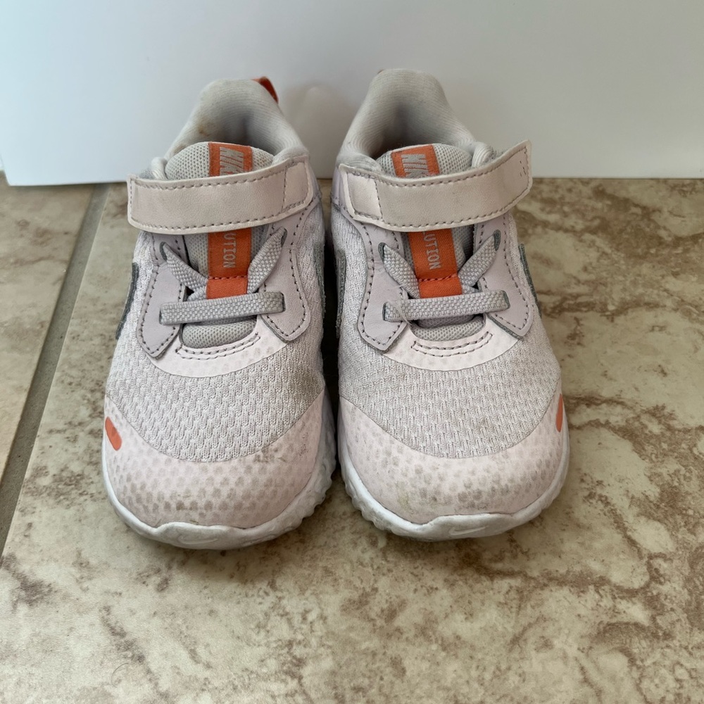 Toddler Girl Nike Shoes size 7C